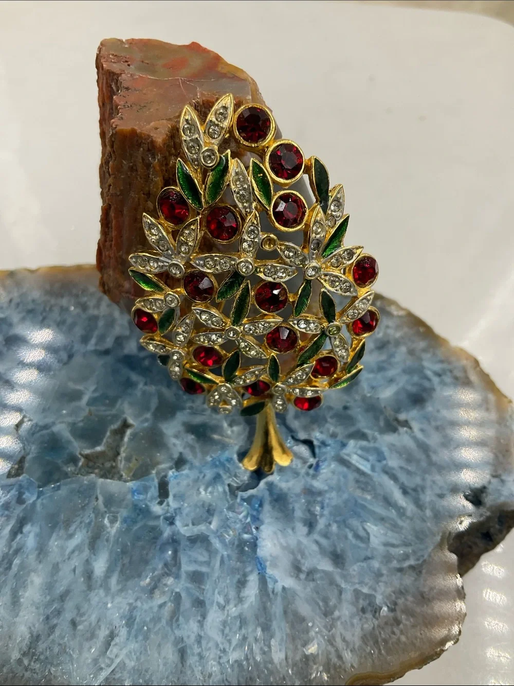 Vintage Sphinx Of England (Signed A1266)Book Piece Rhinestone Christmas Brooch